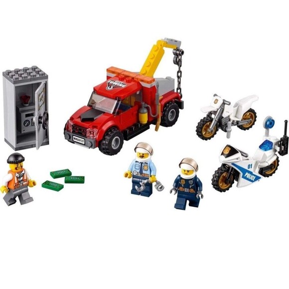 LEGO City Police Tow Truck Trouble 60137 Retired! (144 Pieces) Damaged Box - Picture 6 of 9